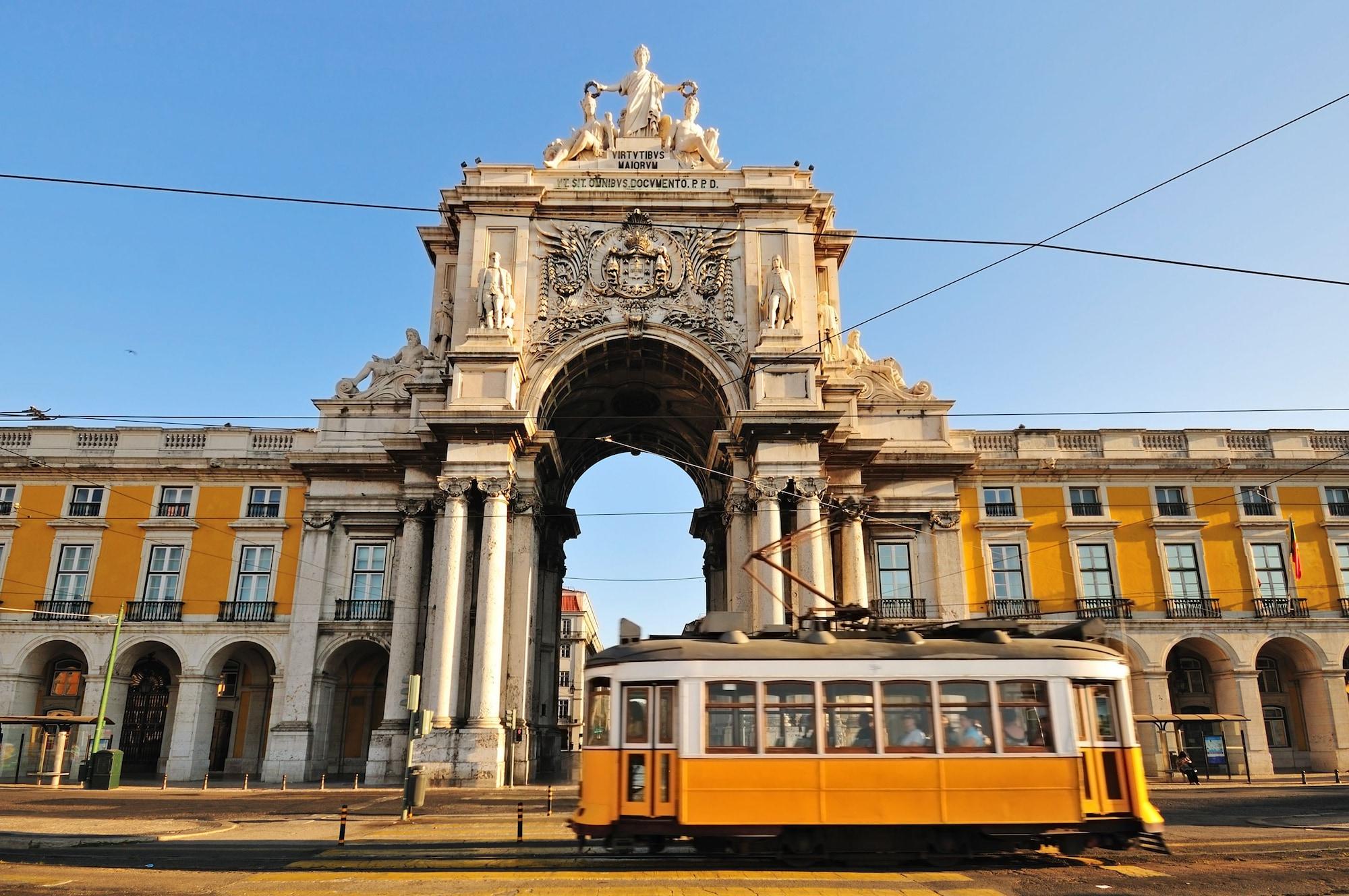 Pousada De Lisboa - Small Luxury Hotels Of The World Bagian luar foto The Rossio railway station