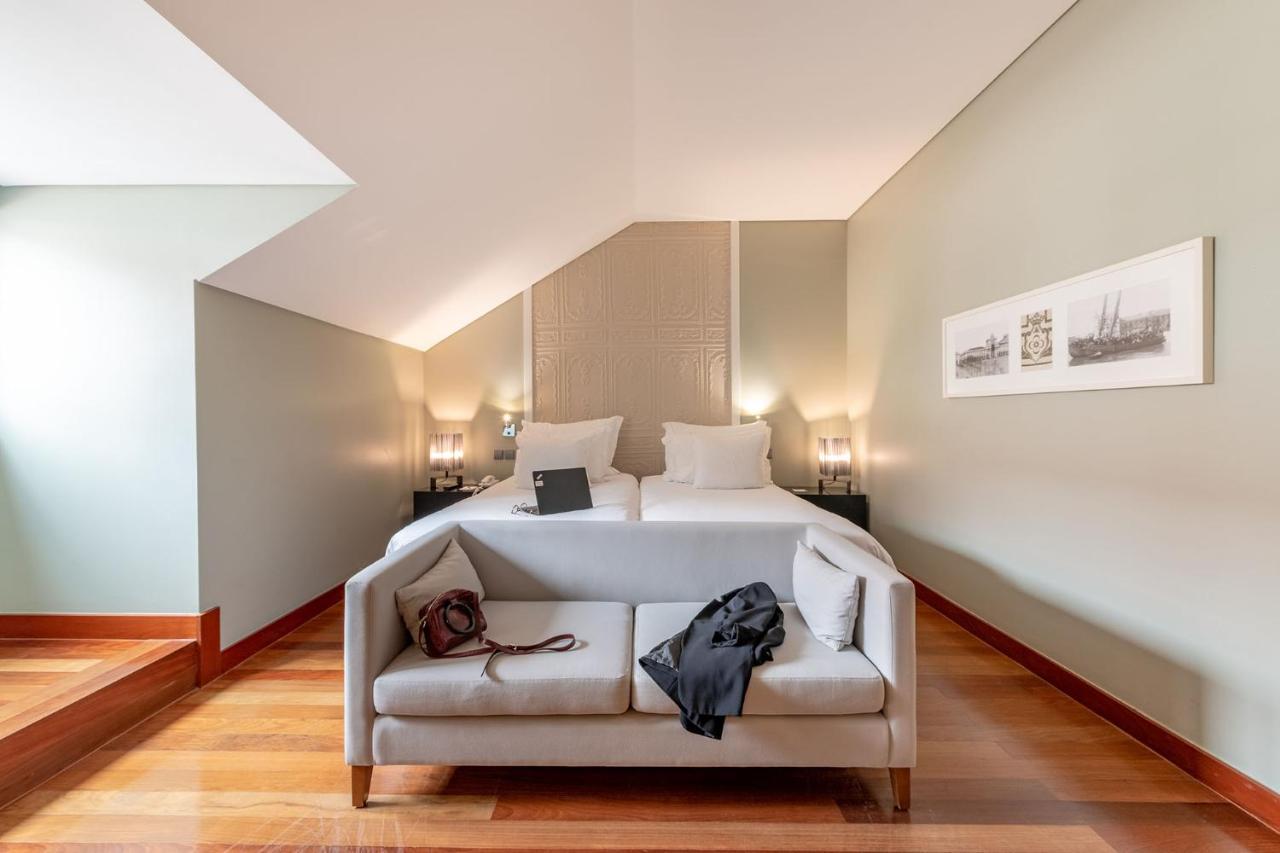 Pousada De Lisboa - Small Luxury Hotels Of The World Bagian luar foto A room at the hotel