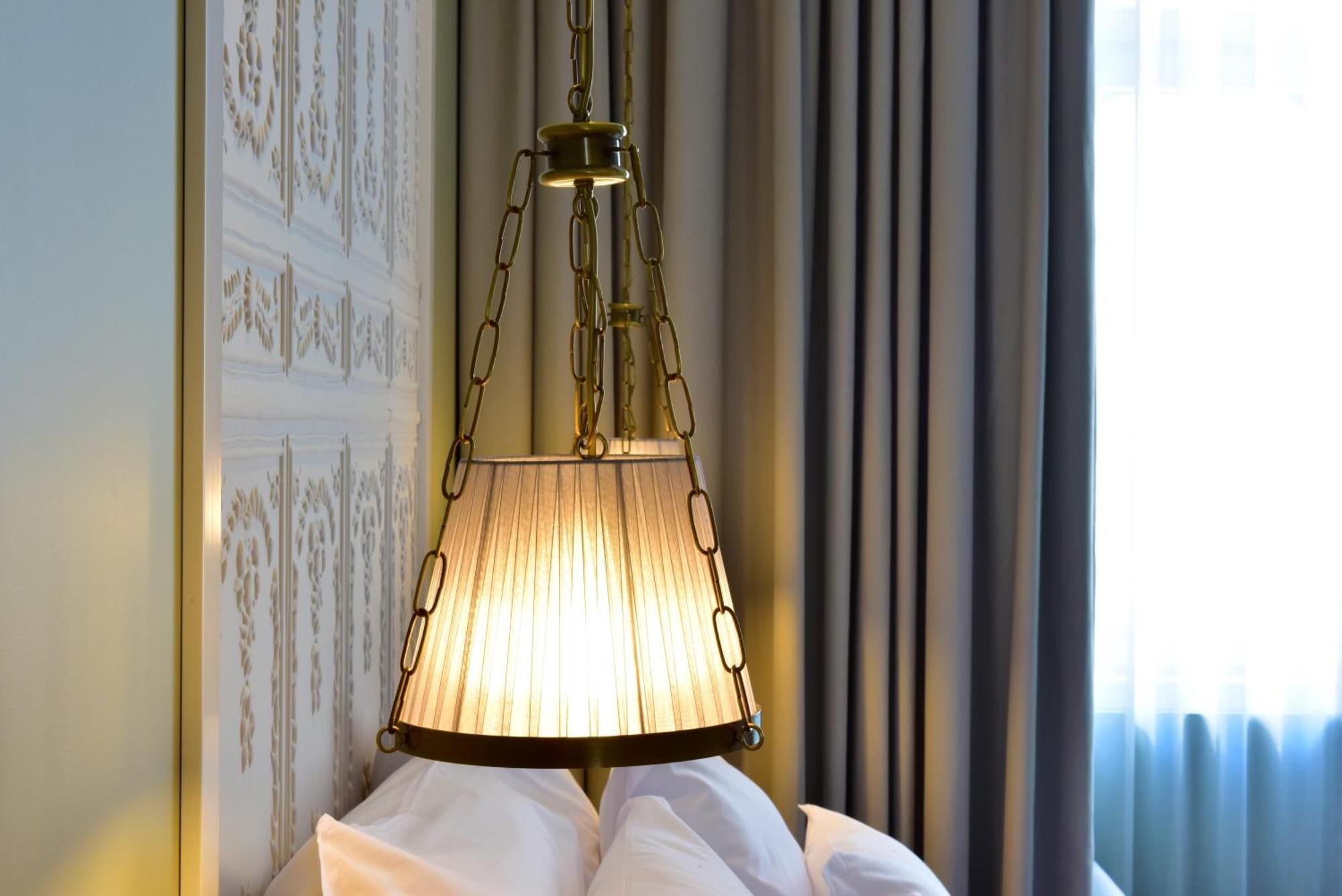 Pousada De Lisboa - Small Luxury Hotels Of The World Bagian luar foto A lampshade