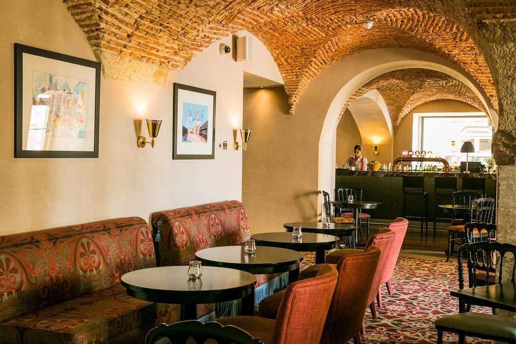 Pousada De Lisboa - Small Luxury Hotels Of The World Bagian luar foto The bar at the Hotel de la Ville